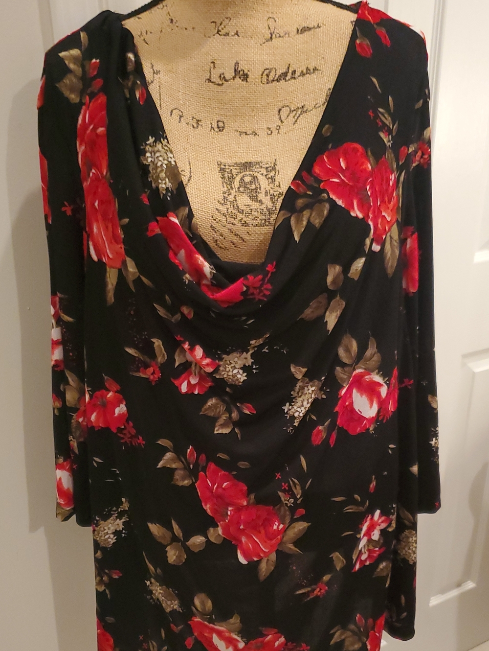 Fashion Bug Floral Tunic in Black & Red Like New